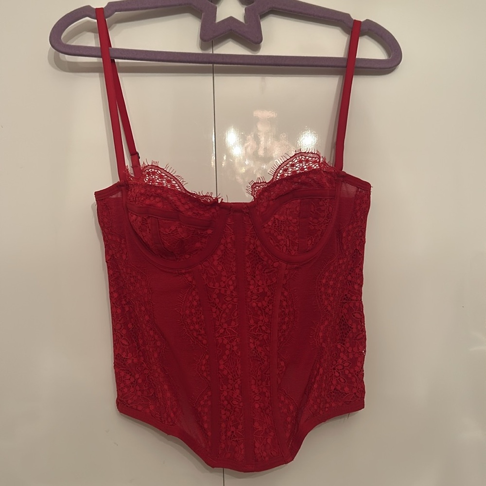 Urban Outfitters - Out from Under Lace Corser